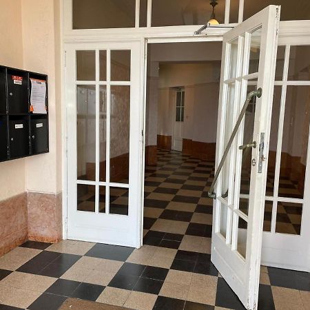 Uniek Appartement Op De Zeedijk Met Parking Ostend Exterior photo