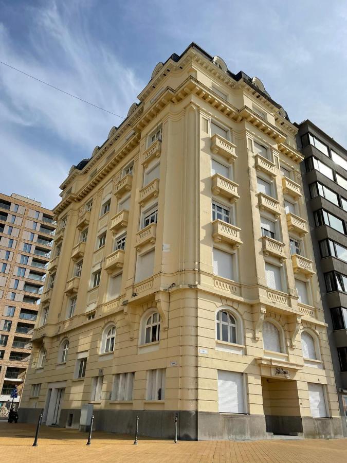 Uniek Appartement Op De Zeedijk Met Parking Ostend Exterior photo