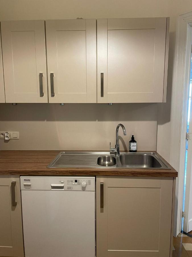 Uniek Appartement Op De Zeedijk Met Parking Ostend Exterior photo